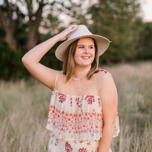 Meet your Posher, Isabel